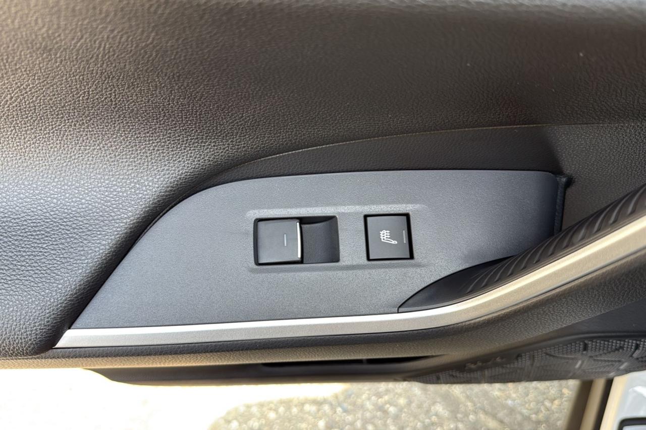 2025 Toyota RAV4 Plug-In Hybrid XSE TECH Photo