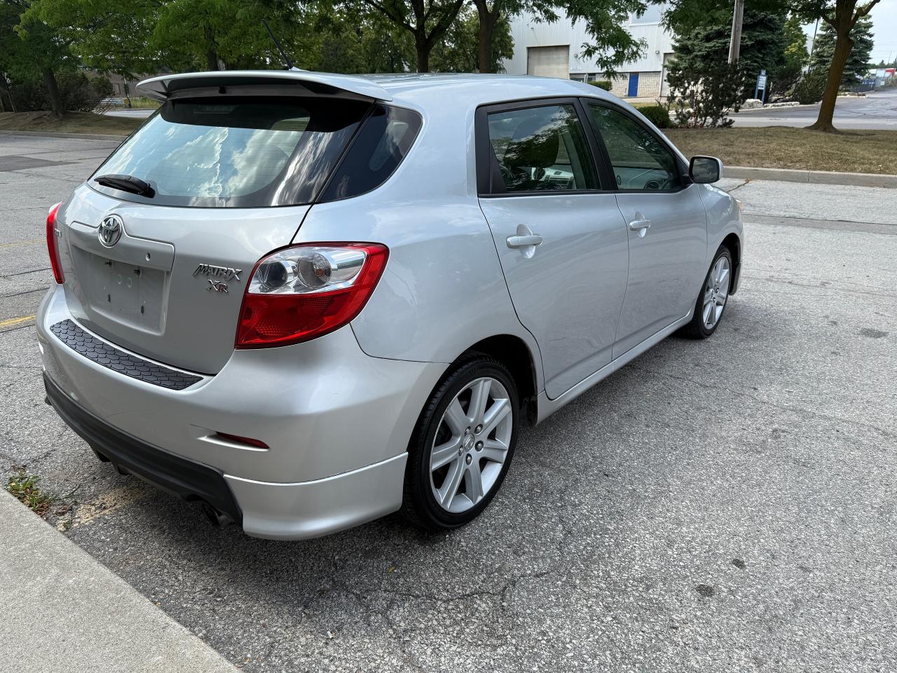 2009 Toyota Matrix XR,SUNROOF,ALLOYS,LOW MILEAGE,CERTIFIED ! Photo4
