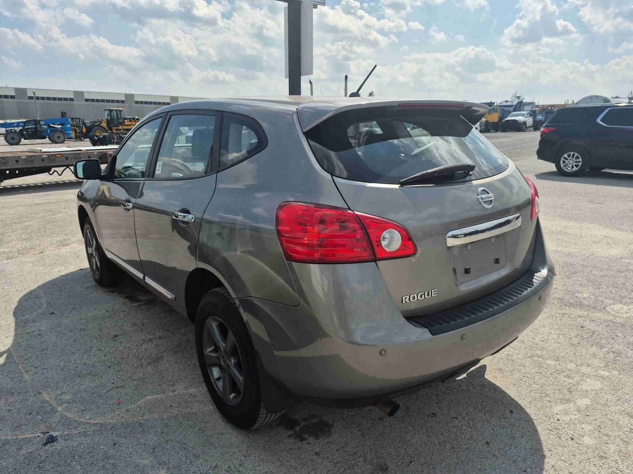 2013 Nissan Rogue  - Photo #6
