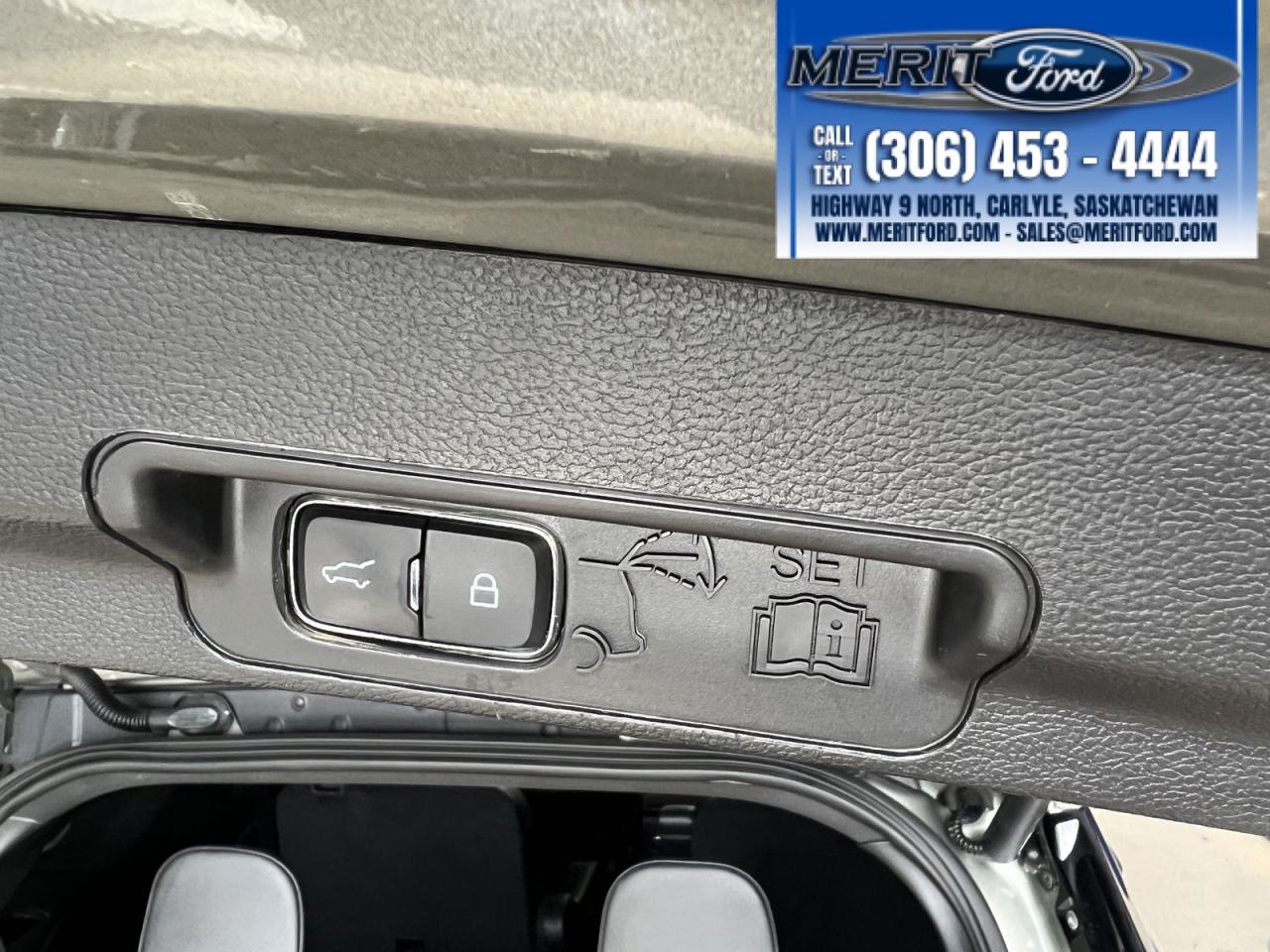 2020 Ford Explorer XLT Pre-Winter Clearance Sale Photo5