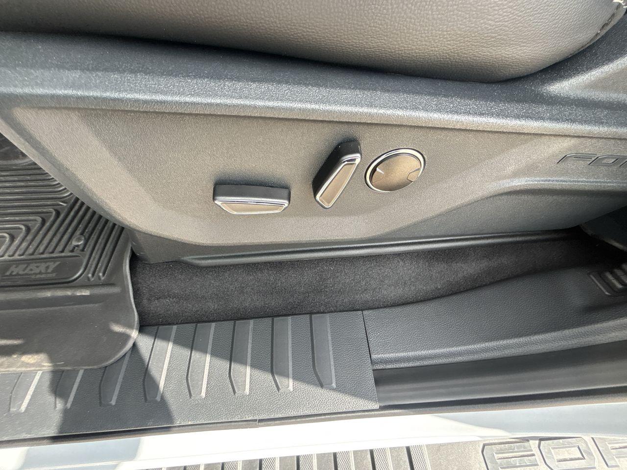 2025 Ford F-150 Lariat 4WD SuperCrew 6.5' Box Photo5