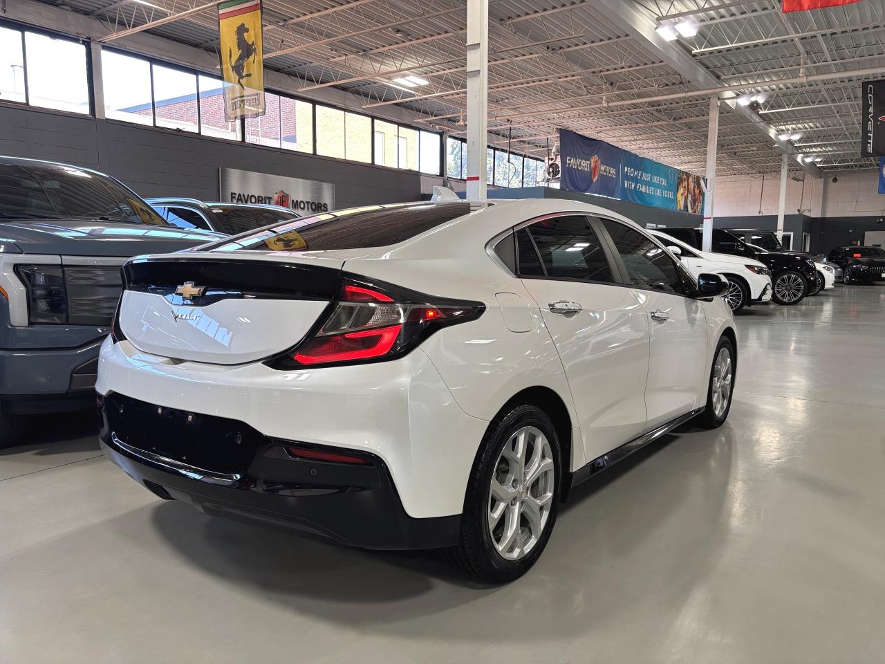 2018 Chevrolet Volt Premier|HATCHBACK|HYBRID|NAV|BOSE|LEATHER|SAFETECH - Photo #4