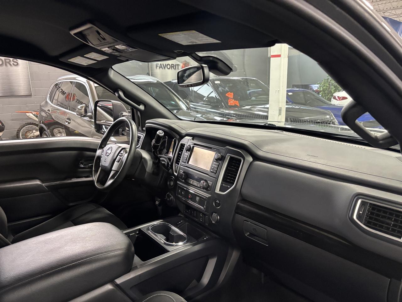 2018 Nissan Titan SV Midnight Edition|V8|4X4|CREW|NAV|HEATEDSEATS|++ - Photo #9