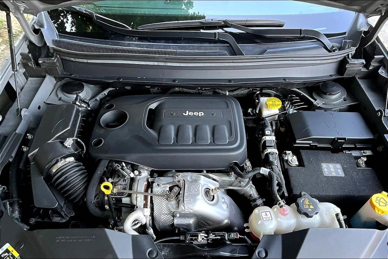 2022 Jeep Cherokee Limited Elite | Panoroof | Alpine | Tow Pkg | 4X4 Photo