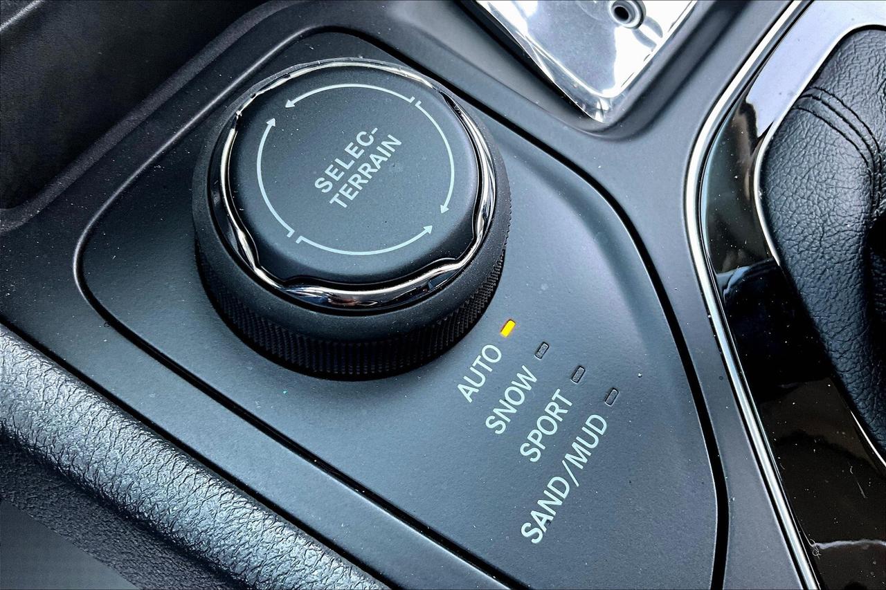 2022 Jeep Cherokee Limited Elite | Panoroof | Alpine | Tow Pkg | 4X4 Photo