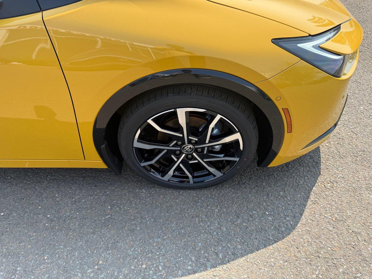 2025 Toyota Prius Plug-In Hybrid XSE Premium Photo3