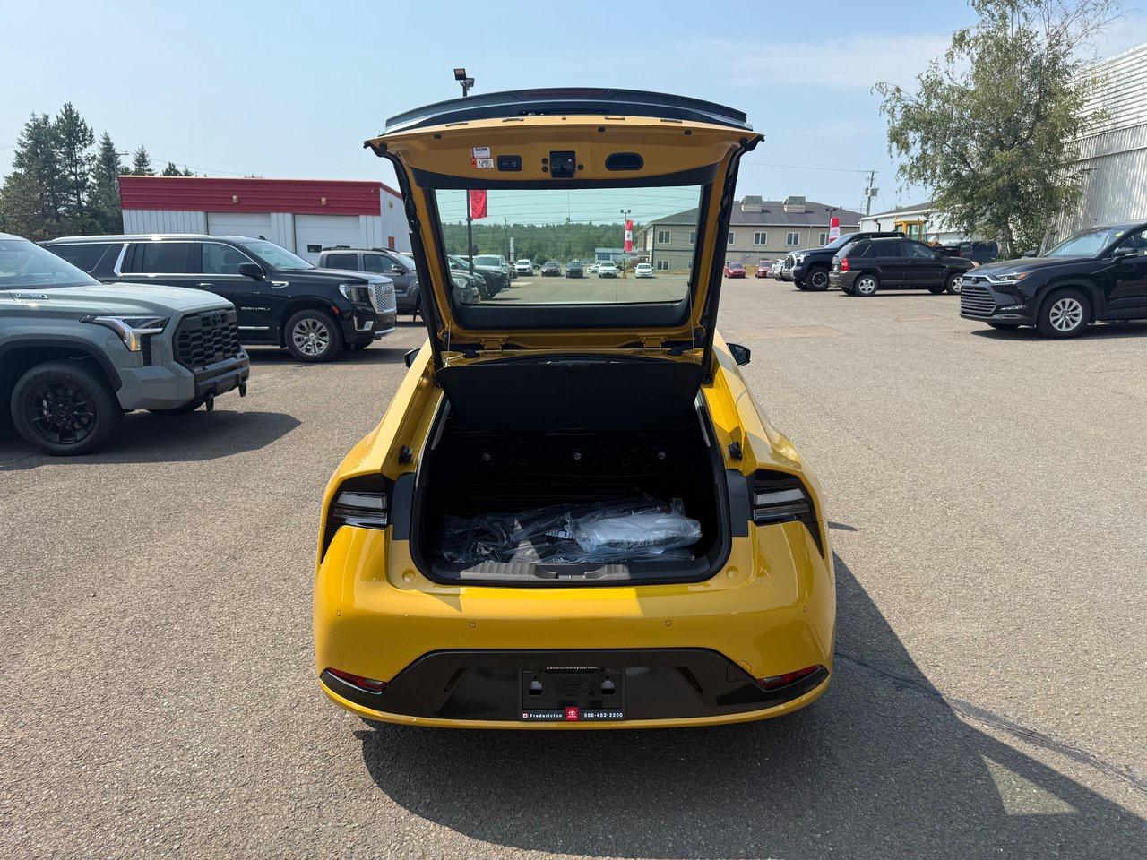 2025 Toyota Prius Plug-In Hybrid XSE Premium Photo