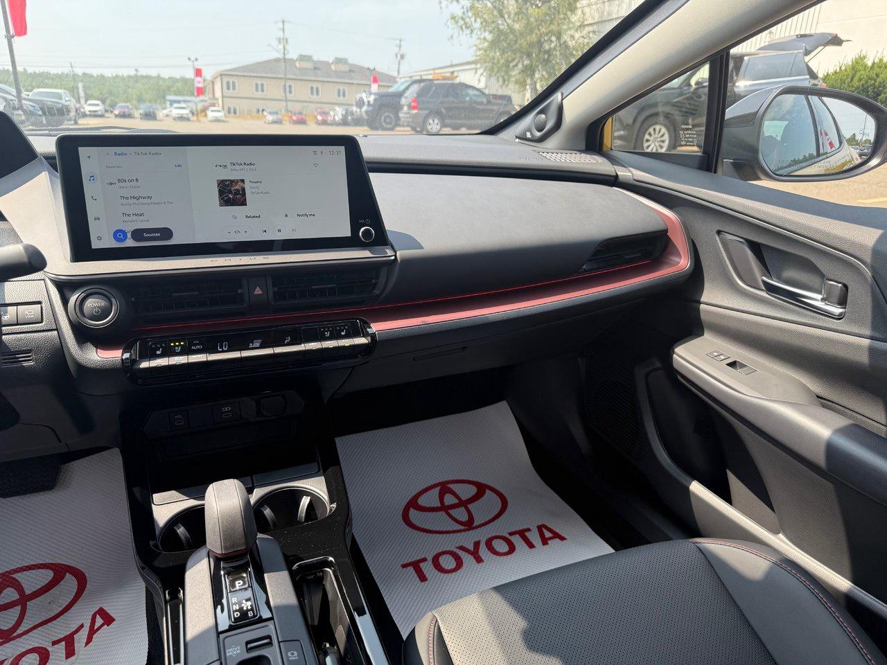 2025 Toyota Prius Plug-In Hybrid XSE Premium Photo