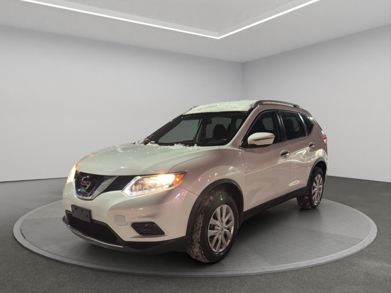 Used 2016 Nissan Rogue SV*AWD*REAR CAM*HTD SEATS* for sale in North York, ON
