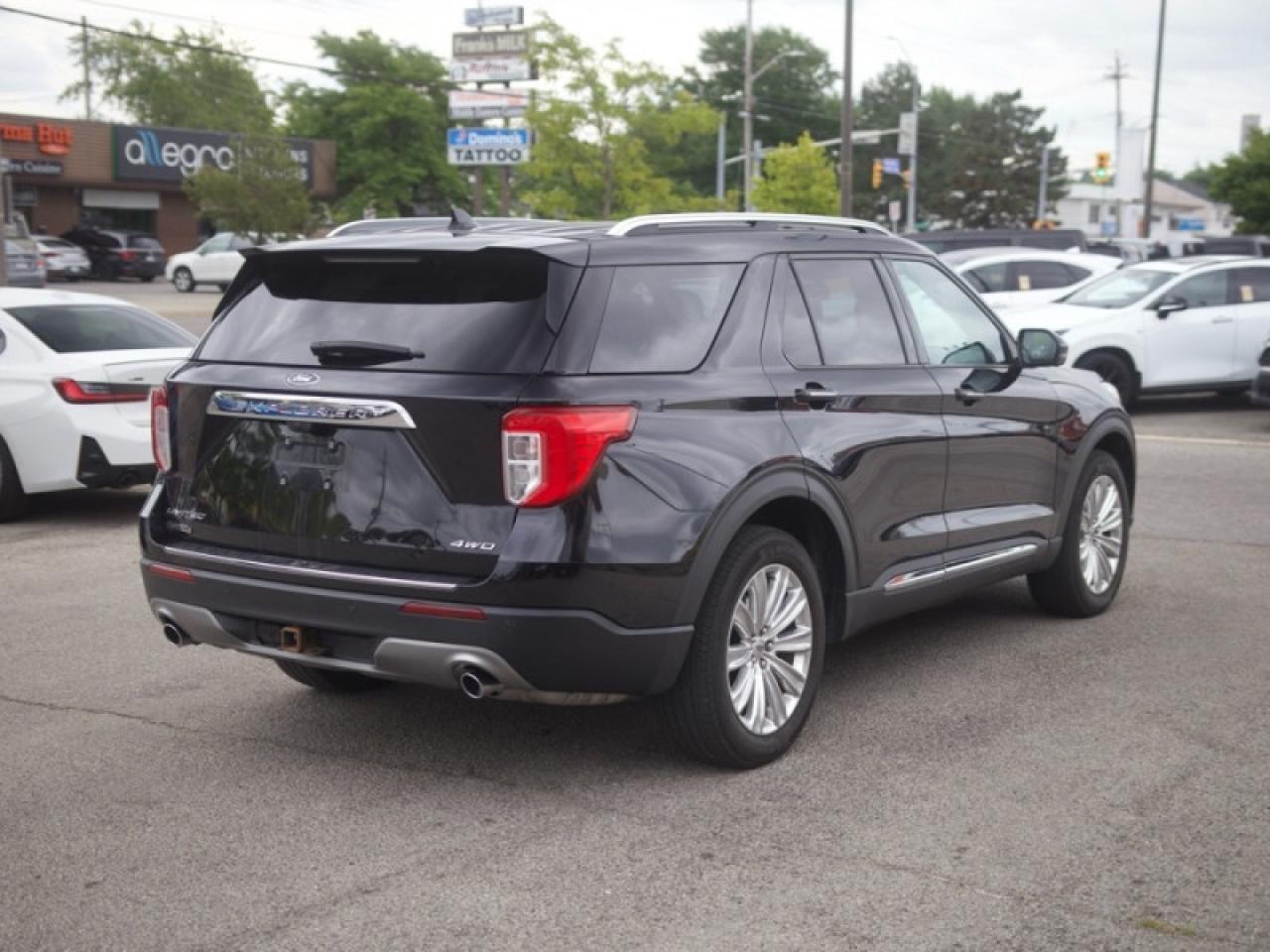 2021 Ford Explorer Limited  **TWIN ROOF - TOW PKG** Photo