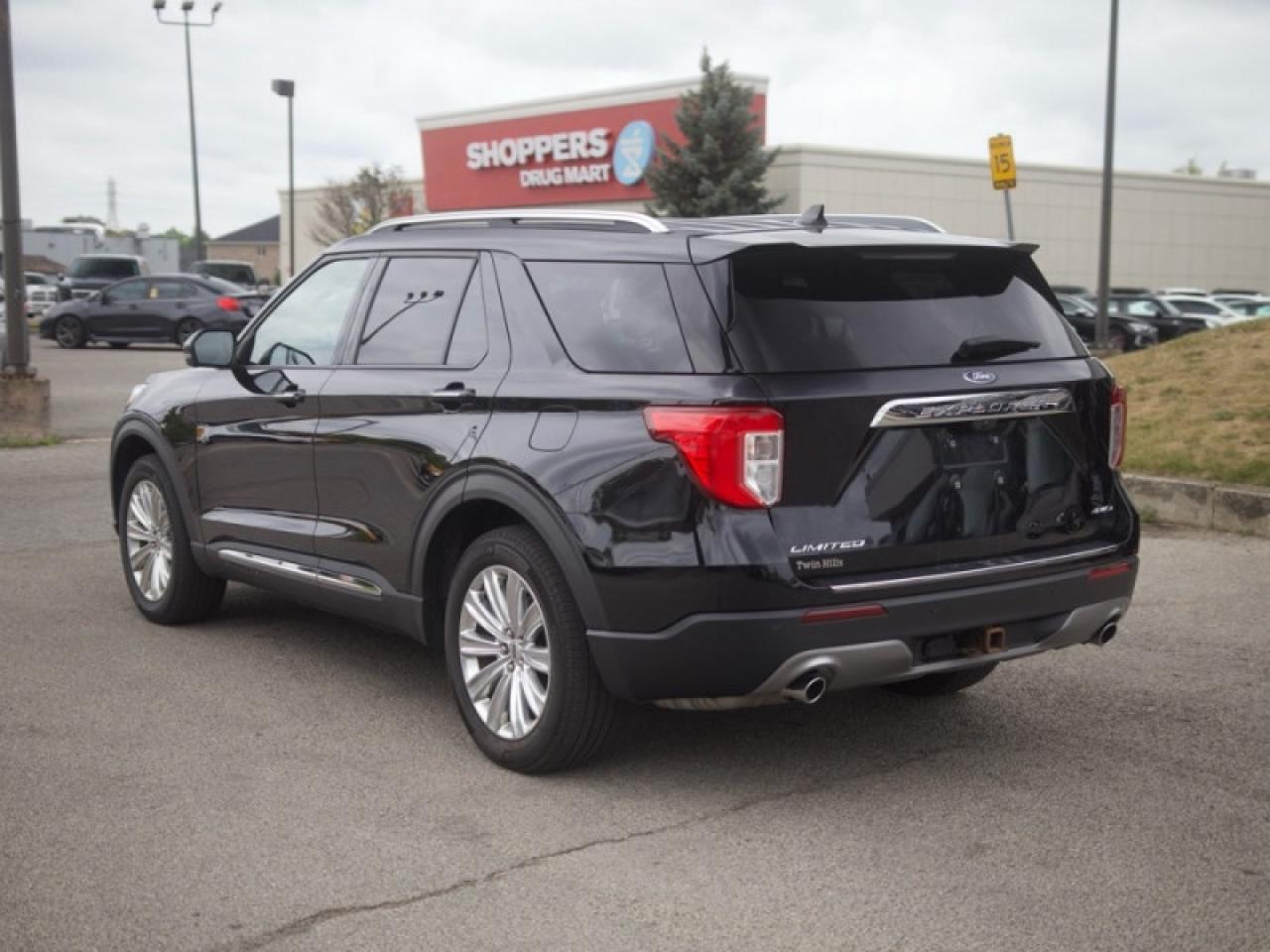 2021 Ford Explorer Limited  **TWIN ROOF - TOW PKG** Photo3