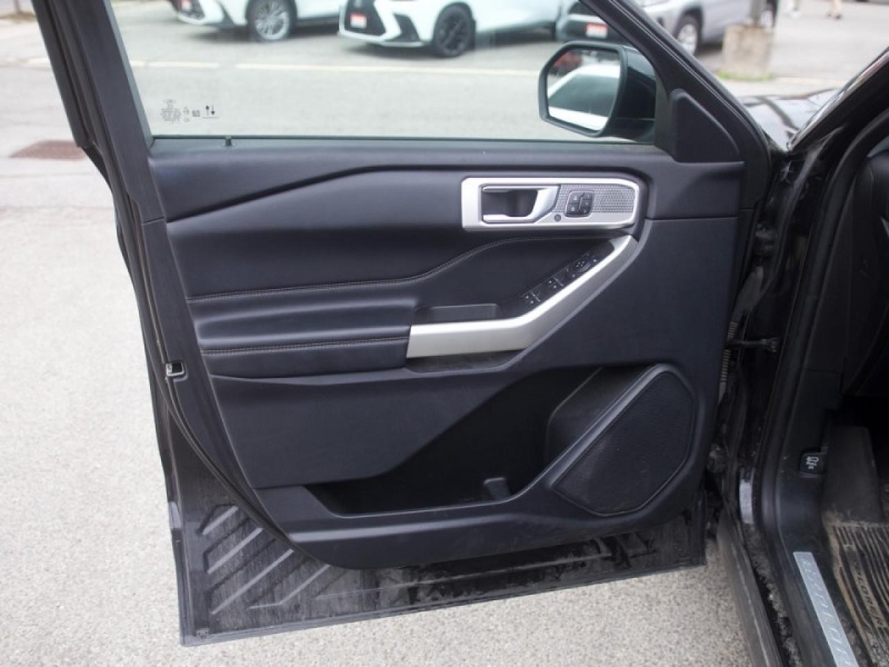 2021 Ford Explorer Limited  **TWIN ROOF - TOW PKG** Photo
