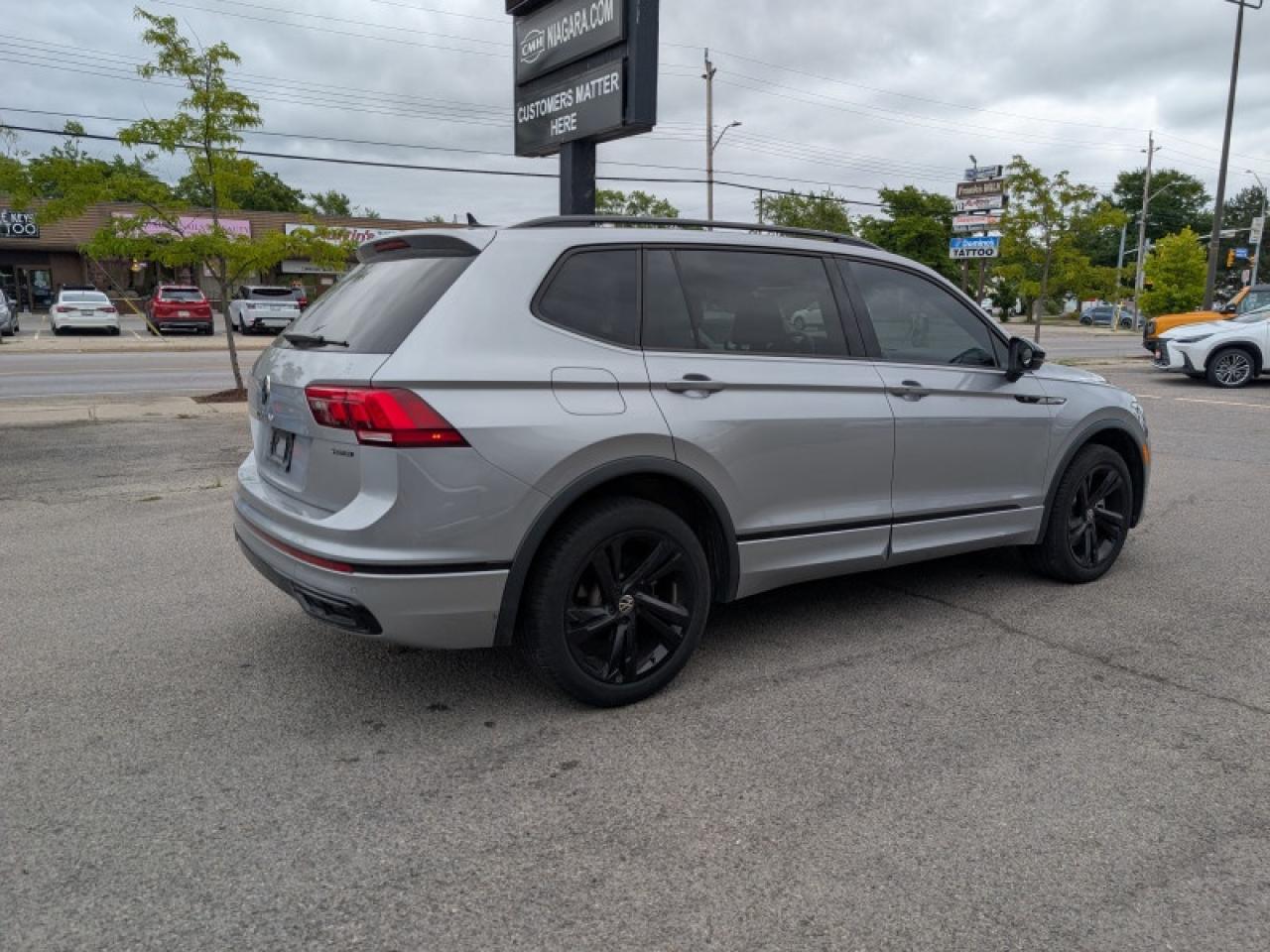 2023 Volkswagen Tiguan Comfortline R-Line Black Edition  **LOW KMS - 1 OWNER** Photo4