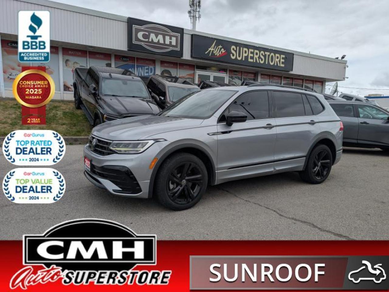 2023 Volkswagen Tiguan Comfortline R-Line Black Edition  **LOW KMS - 1 OWNER**