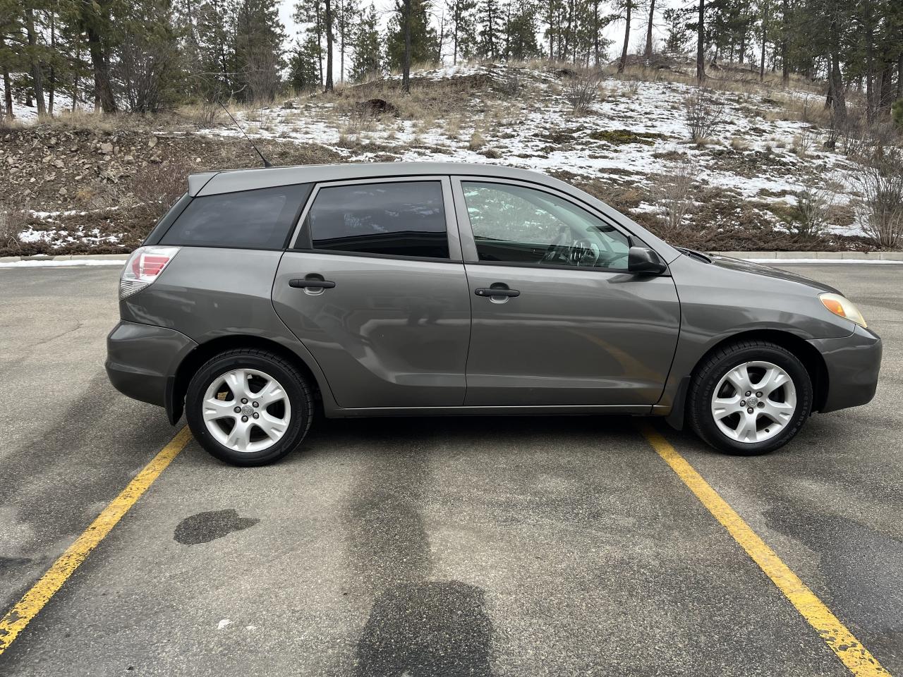 2006 Toyota Matrix XR 2WD - Photo #5