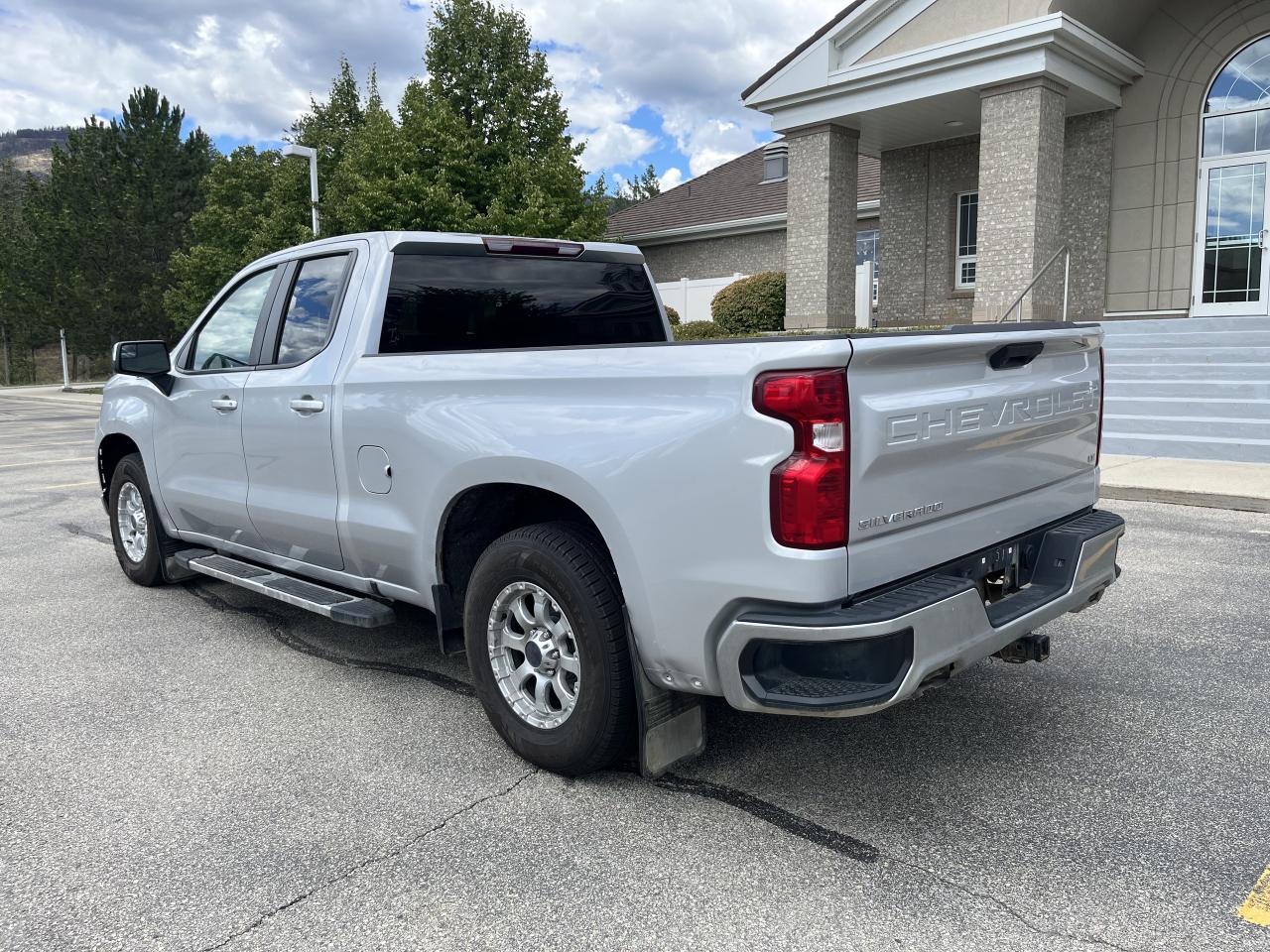 2020 Chevrolet Silverado 1500 LT DOUBLE CAB 4WD Photo2