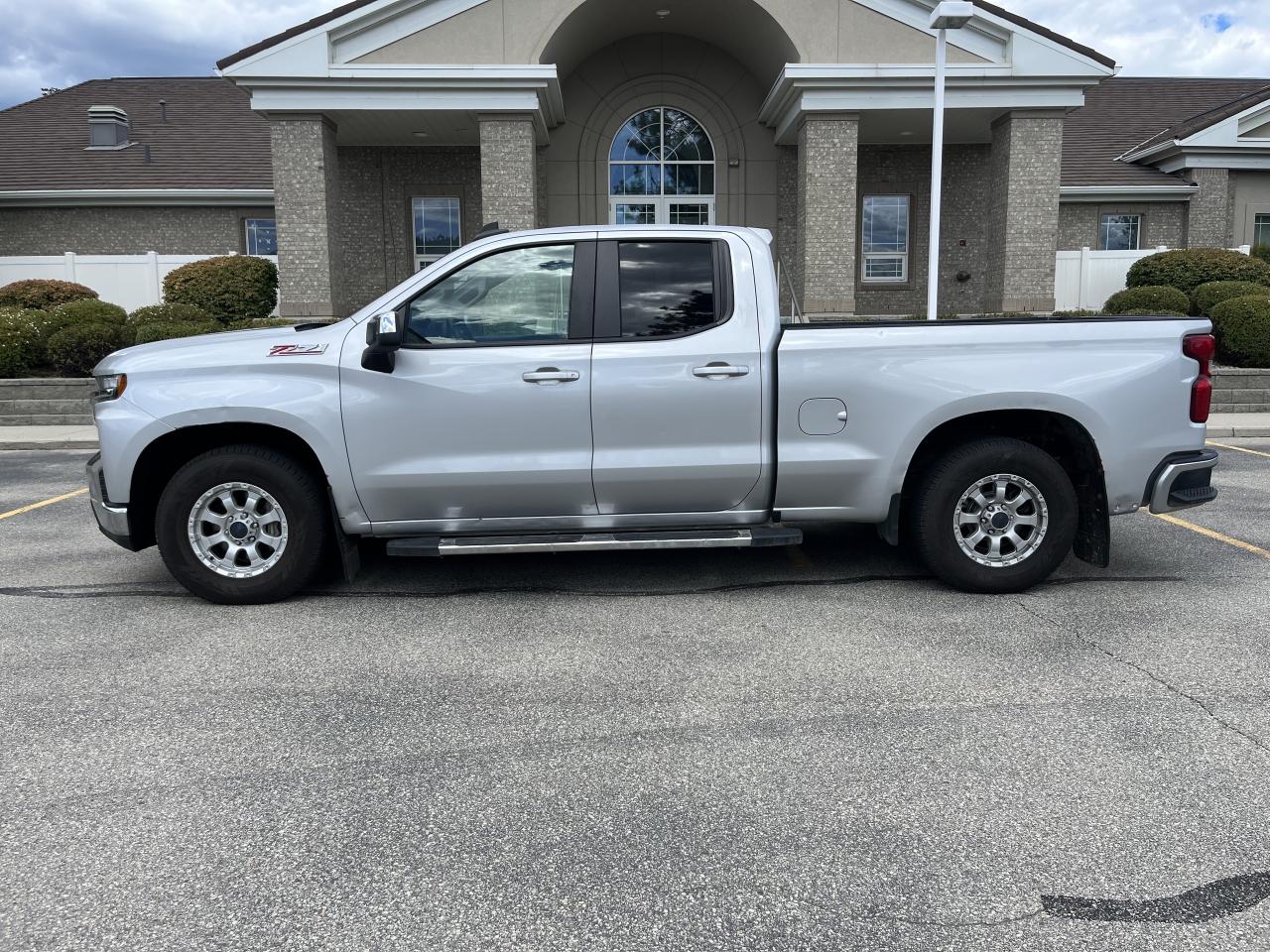 2020 Chevrolet Silverado 1500 LT DOUBLE CAB 4WD - Photo #2