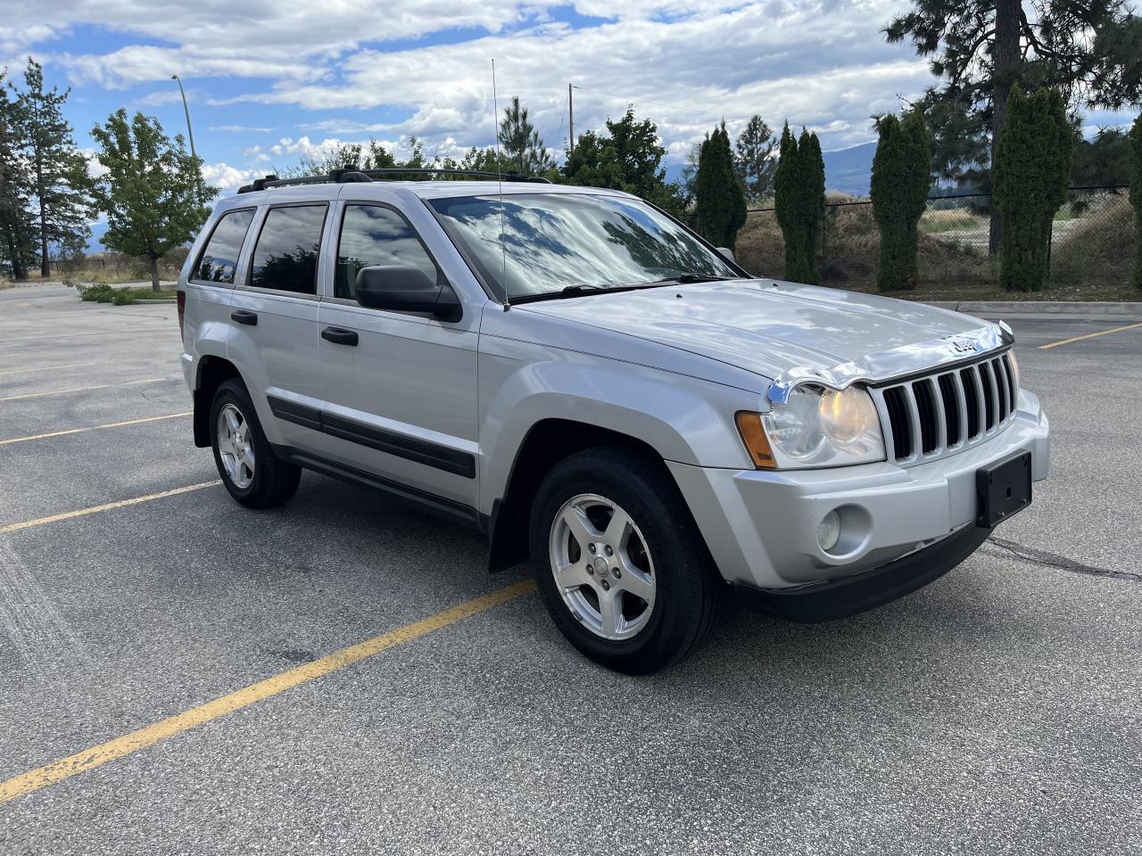 2005 Jeep Grand Cherokee LAREDO 4WD - Photo #7