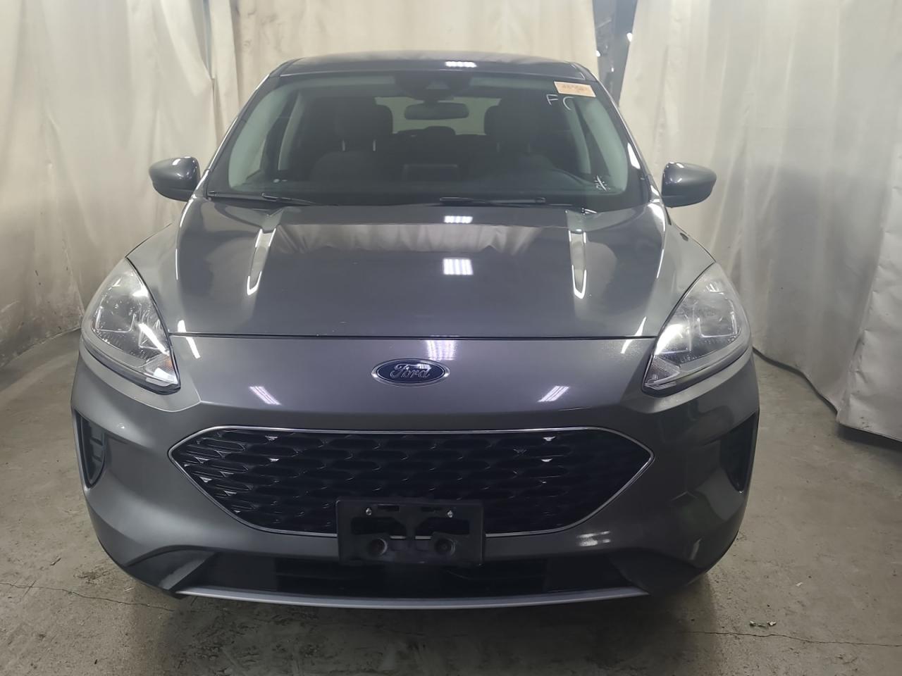 2021 Ford Escape SE Photo4