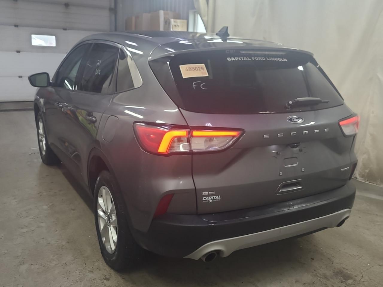 2021 Ford Escape SE Photo