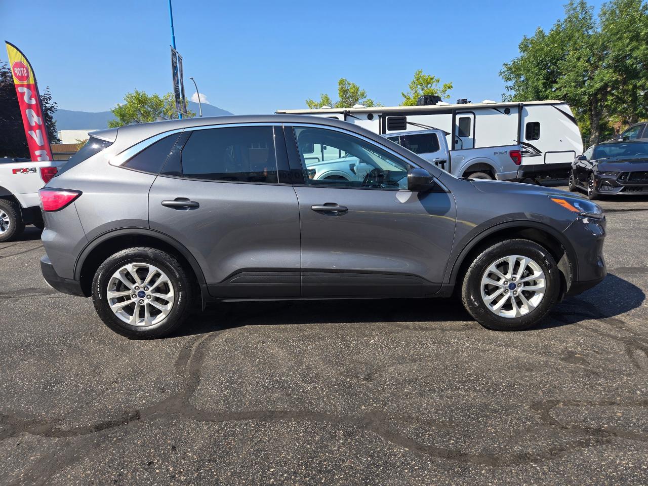 2021 Ford Escape SE Photo3