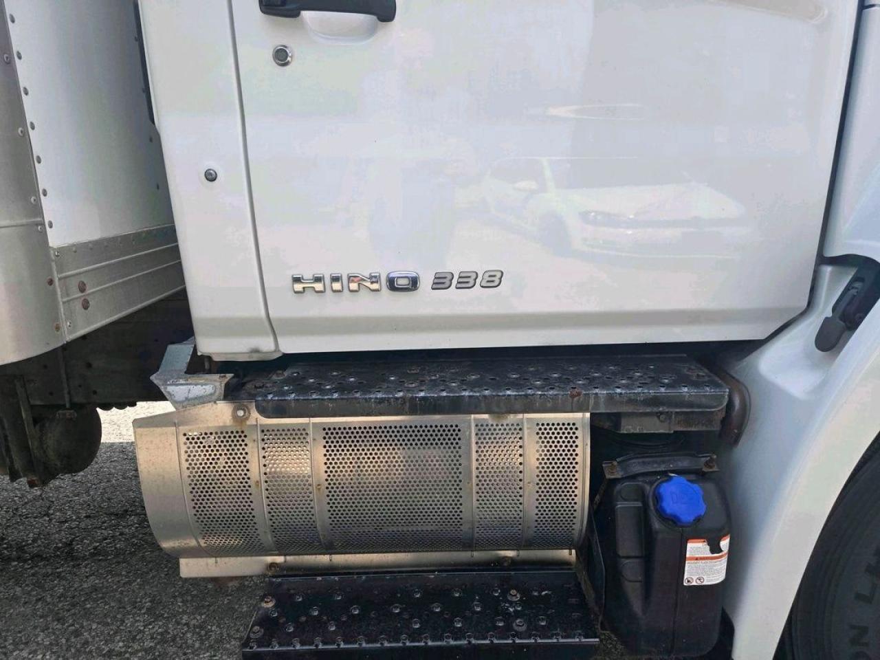 2020 Hino 338 Air Brake Auto Photo5