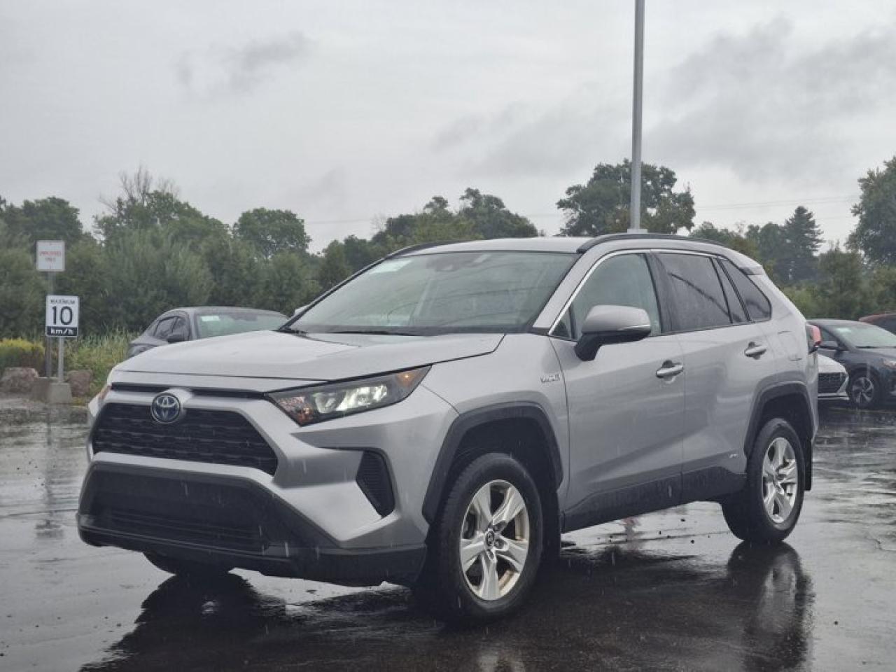 Used 2019 Toyota RAV4 Hybrid LE AWD | Radar Cruise | Heated Seats | Bluetooth | Rear Camera | Alloy Wheels and More ! for sale in Guelph, ON
