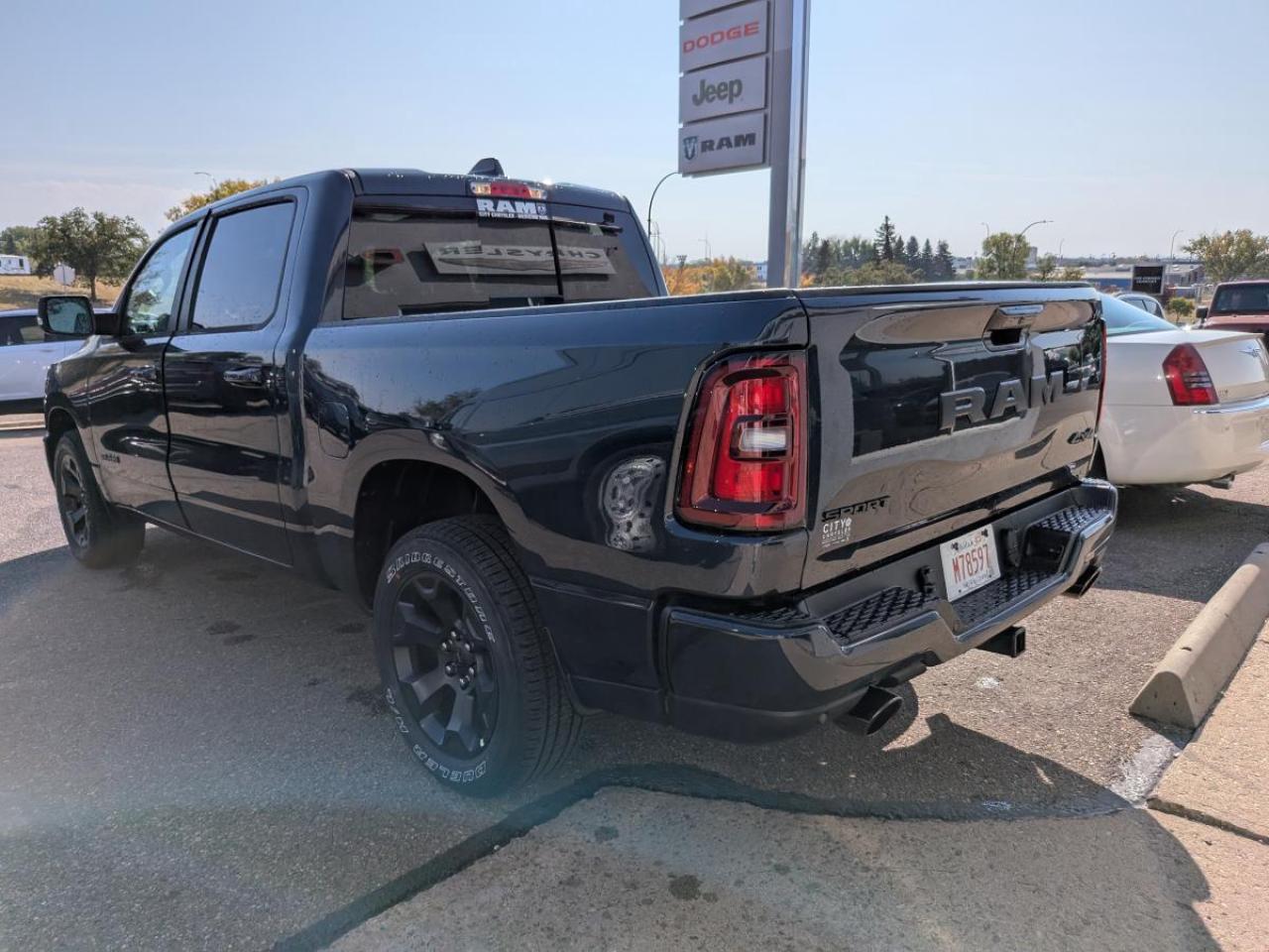 2026 RAM 1500 SPORT 4X4 CREW CAB 5'7" BOX Photo4