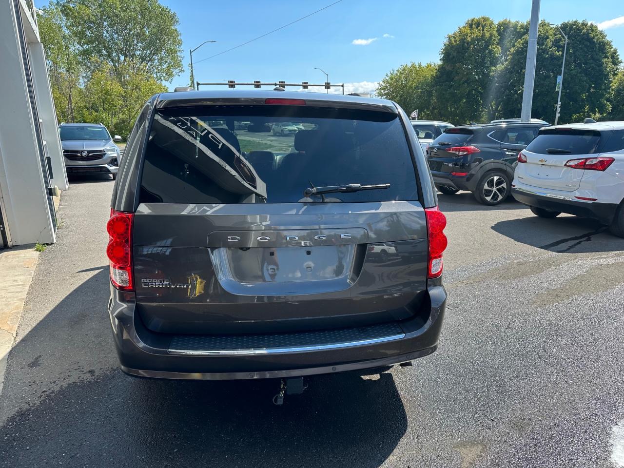 2020 Dodge Grand Caravan PREMIUM PLUS Photo3