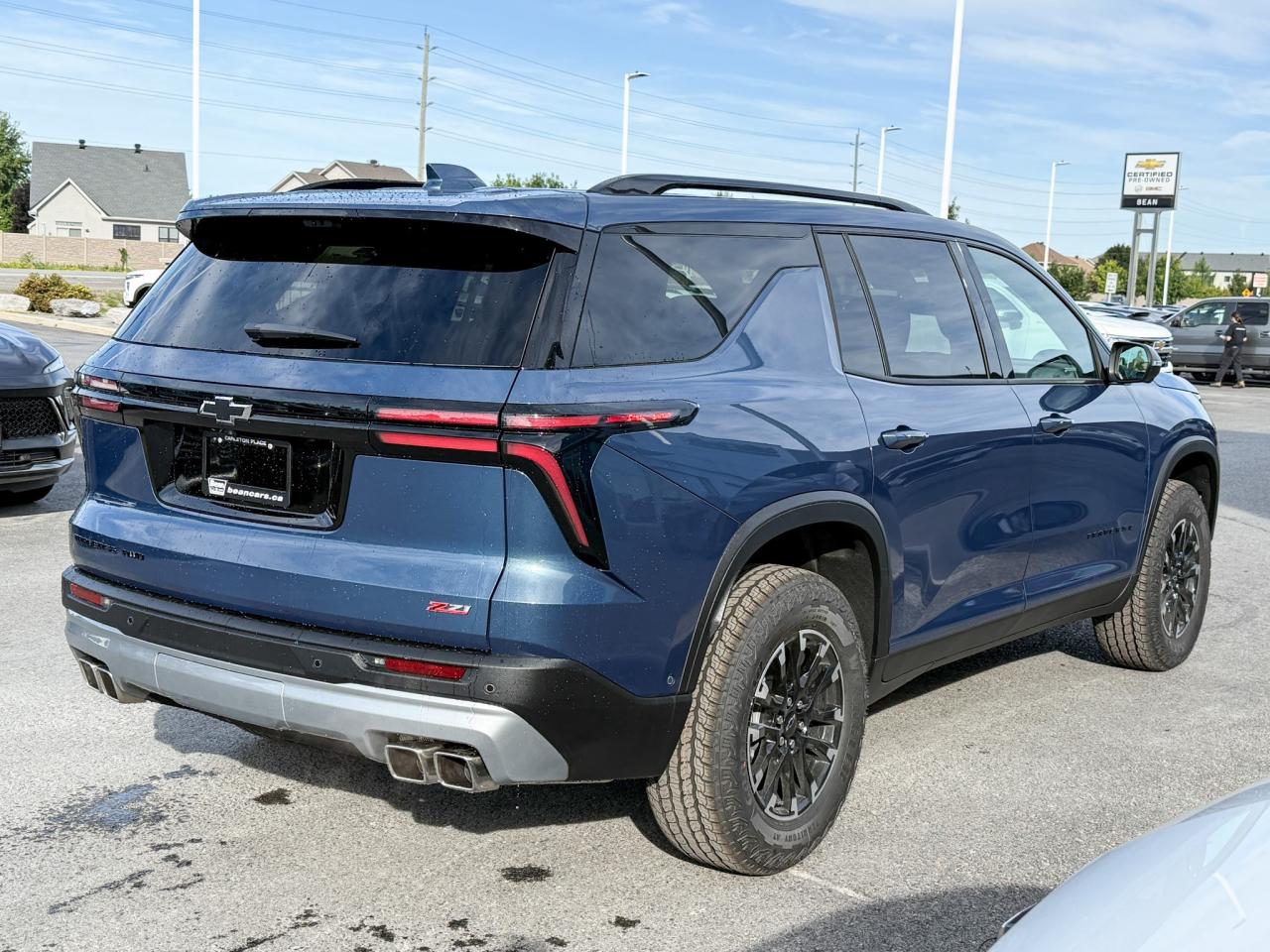 2026 Chevrolet Traverse Z71 2.5L 4 CYL WITH REMOTE START/ENTRY, SUNROOF, HEATED SEATS, HEATED STEERING WHEEL, POWER LIFTGATE, HD SURROUND VISION, APPLE CARPLAY AND ANDROID AUTO Photo