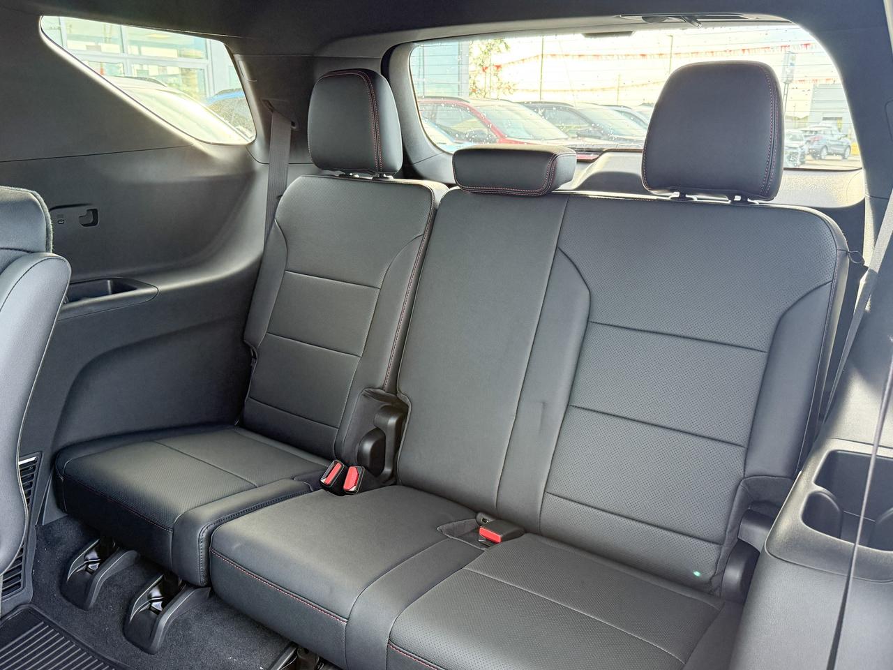 2026 Chevrolet Traverse Z71 2.5L 4 CYL WITH REMOTE START/ENTRY, SUNROOF, HEATED SEATS, HEATED STEERING WHEEL, POWER LIFTGATE, HD SURROUND VISION, APPLE CARPLAY AND ANDROID AUTO Photo