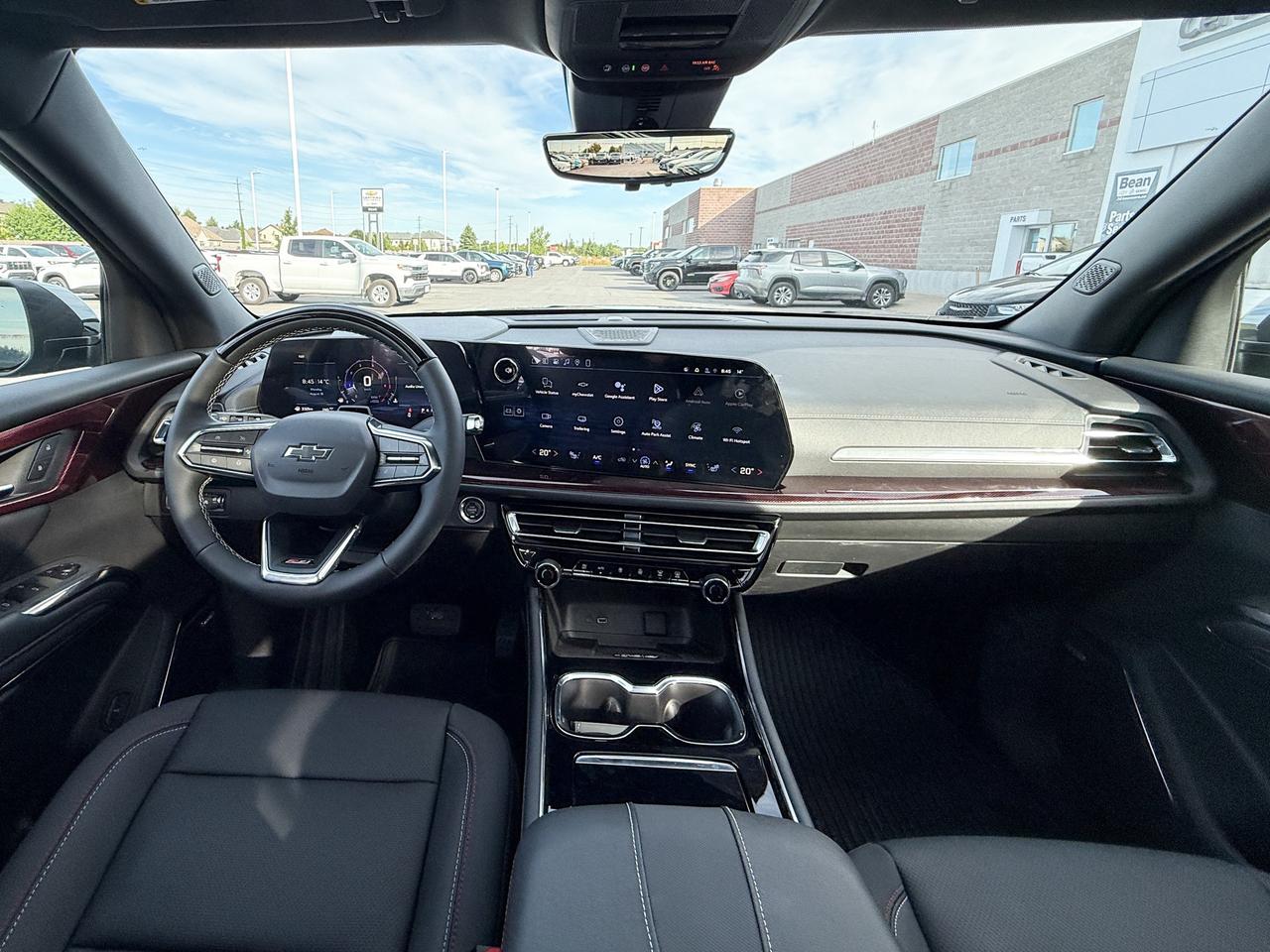 2026 Chevrolet Traverse Z71 2.5L 4 CYL WITH REMOTE START/ENTRY, SUNROOF, HEATED SEATS, HEATED STEERING WHEEL, POWER LIFTGATE, HD SURROUND VISION, APPLE CARPLAY AND ANDROID AUTO Photo