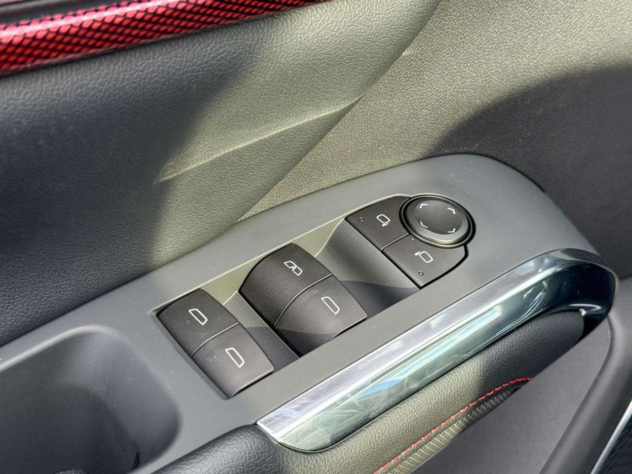 2026 Chevrolet Traverse Z71 2.5L 4 CYL WITH REMOTE START/ENTRY, SUNROOF, HEATED SEATS, HEATED STEERING WHEEL, POWER LIFTGATE, HD SURROUND VISION, APPLE CARPLAY AND ANDROID AUTO Photo