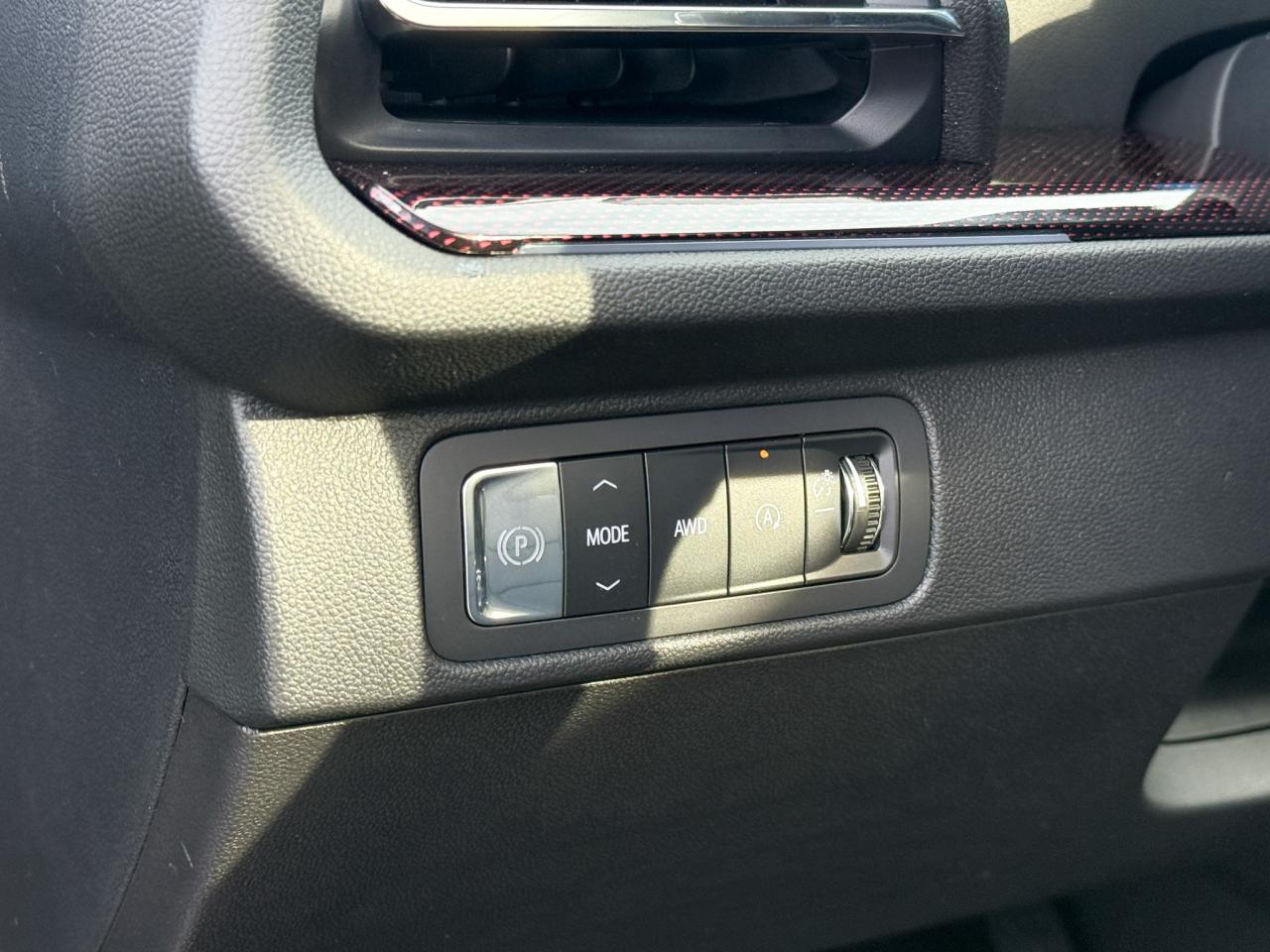 2026 Chevrolet Traverse Z71 2.5L 4 CYL WITH REMOTE START/ENTRY, SUNROOF, HEATED SEATS, HEATED STEERING WHEEL, POWER LIFTGATE, HD SURROUND VISION, APPLE CARPLAY AND ANDROID AUTO Photo