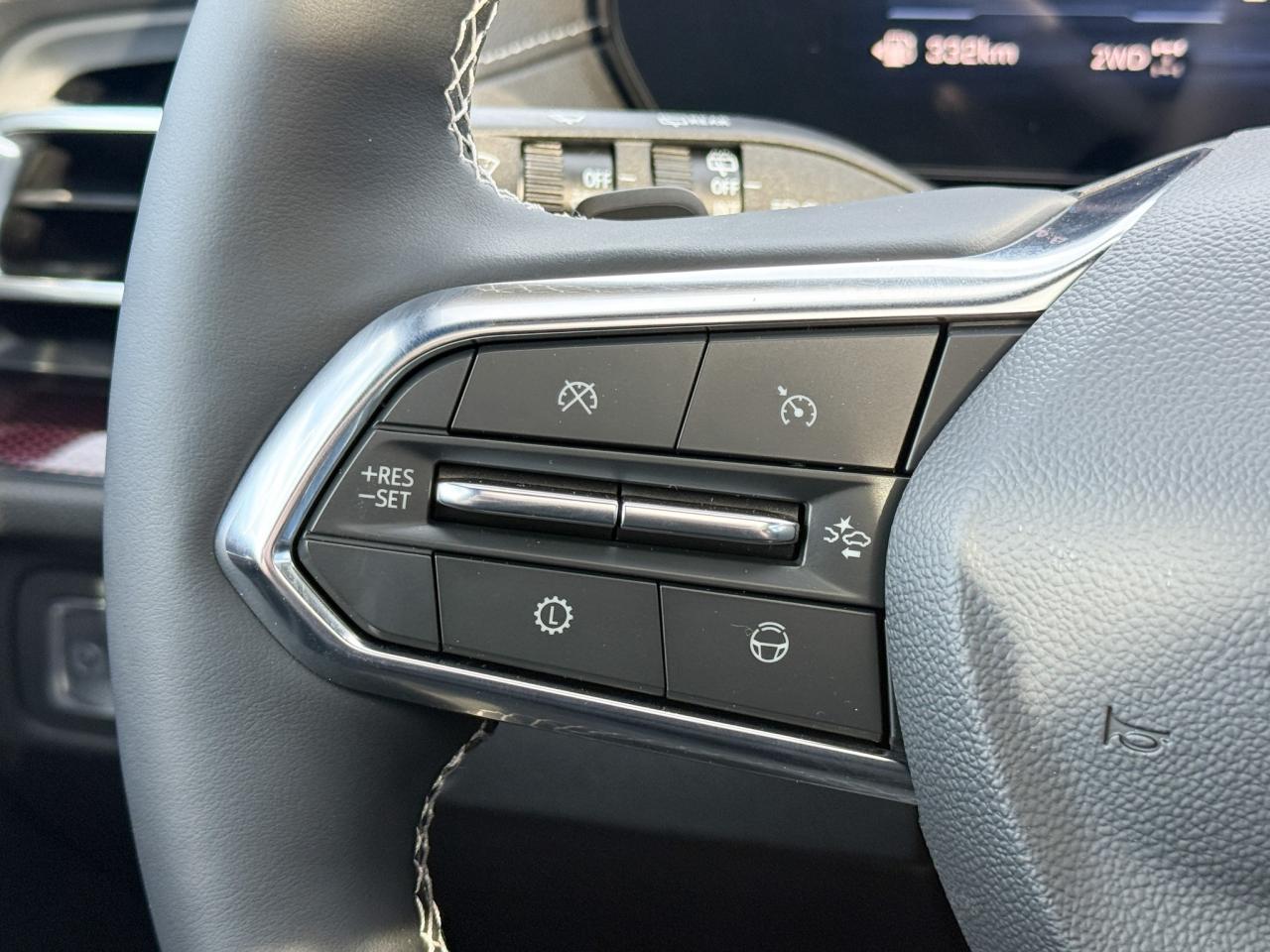 2026 Chevrolet Traverse Z71 2.5L 4 CYL WITH REMOTE START/ENTRY, SUNROOF, HEATED SEATS, HEATED STEERING WHEEL, POWER LIFTGATE, HD SURROUND VISION, APPLE CARPLAY AND ANDROID AUTO Photo