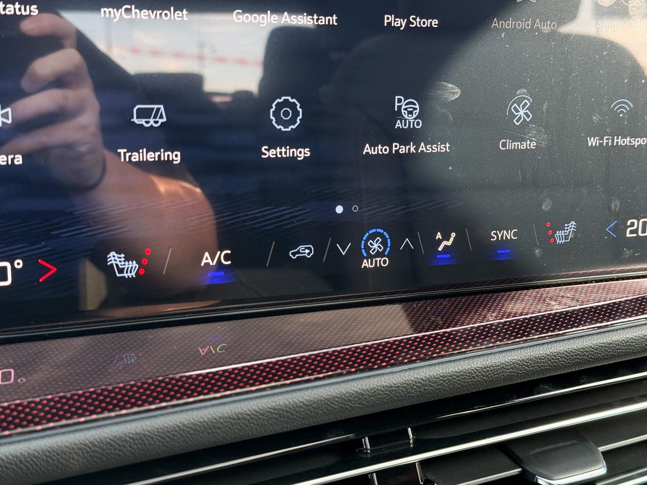 2026 Chevrolet Traverse Z71 2.5L 4 CYL WITH REMOTE START/ENTRY, SUNROOF, HEATED SEATS, HEATED STEERING WHEEL, POWER LIFTGATE, HD SURROUND VISION, APPLE CARPLAY AND ANDROID AUTO Photo