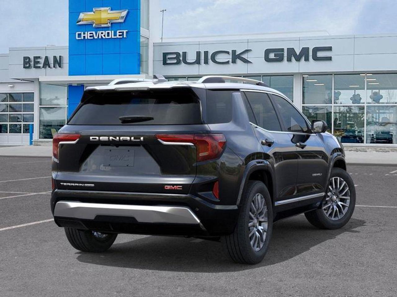 2026 GMC Terrain Denali 1.5L 4 CYL WITH REMOTE START/ENTRY, SUNROOF, HEATED/VENTILATED SEATS, HEATED STEERING WHEEL, ADAPTIVE CRUISE CONTROL, BOSE SOUND SYSTEM, APPLE CARPLAY AND ANDROID AUTO Photo