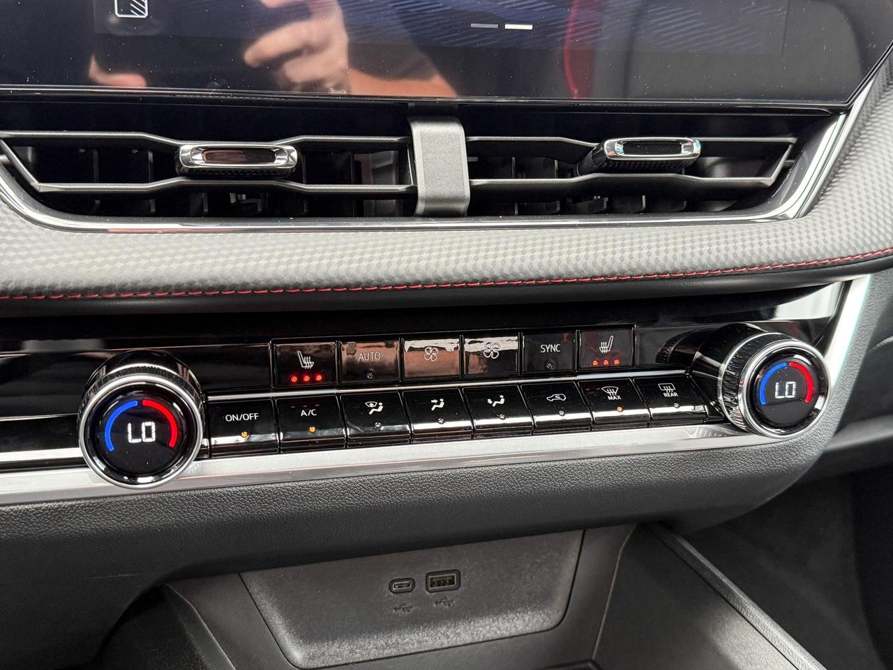 2026 Chevrolet Equinox RS 1.5L 4CYL WITH REMOTE START/ENTRY, HEATED SEATS, HEATED STEERING WHEEL, ADAPTIVE CRUISE CONTROL, HD SURROUND VISION, POWER LIFTGATE Photo