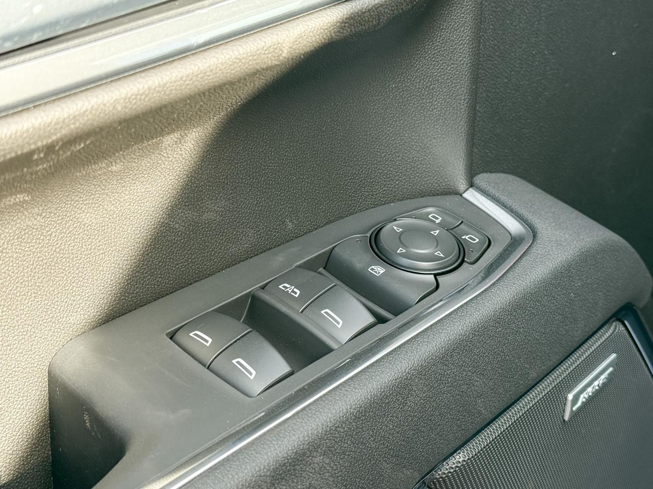 2026 GMC Sierra 1500 Elevation 5.3L V8 WITH REMOTE START/ENTRY, HEATED SEATS, HEATED STEERING WHEEL, CRUISE CONTROL, HD REAR VISION CAMERA, BOSE SOUND SYSTEM Photo
