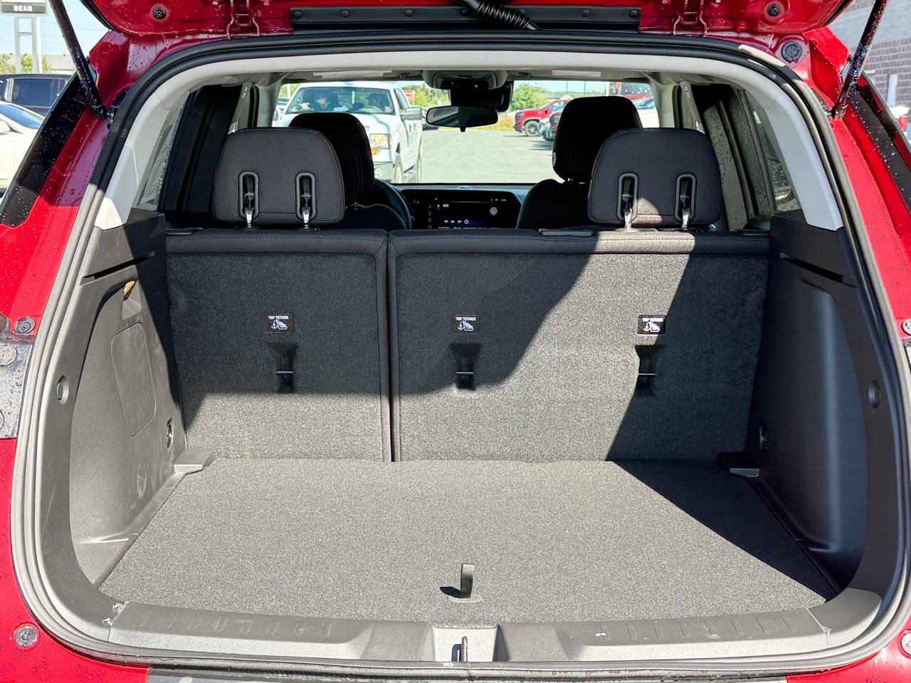 2026 Chevrolet TrailBlazer 1.3L TURBO ENGINE WITH REMOTE START/ENTRY, HEATED FRONT SEATS, HEATED STEERING WHEEL, REAR VIEW CAMERA, APPLE CARPLAY AND ANDROID AUTO Photo