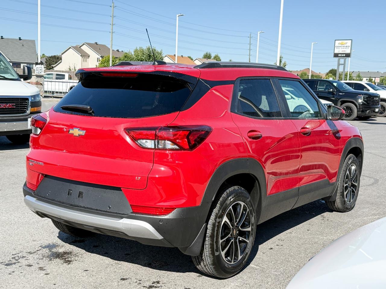 2026 Chevrolet TrailBlazer 1.3L TURBO ENGINE WITH REMOTE START/ENTRY, HEATED FRONT SEATS, HEATED STEERING WHEEL, REAR VIEW CAMERA, APPLE CARPLAY AND ANDROID AUTO Photo