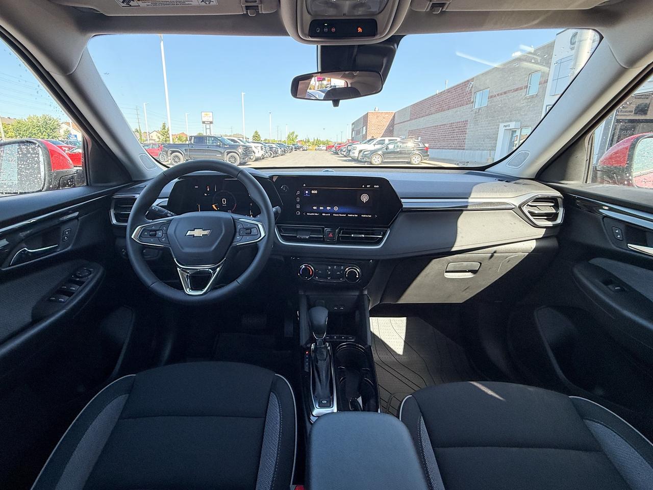 2026 Chevrolet TrailBlazer 1.3L TURBO ENGINE WITH REMOTE START/ENTRY, HEATED FRONT SEATS, HEATED STEERING WHEEL, REAR VIEW CAMERA, APPLE CARPLAY AND ANDROID AUTO Photo
