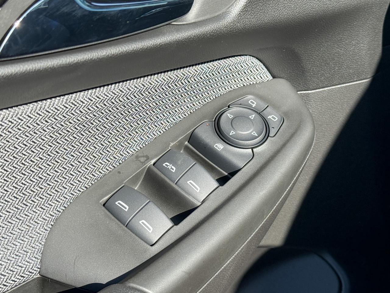 2026 Chevrolet TrailBlazer 1.3L TURBO ENGINE WITH REMOTE START/ENTRY, HEATED FRONT SEATS, HEATED STEERING WHEEL, REAR VIEW CAMERA, APPLE CARPLAY AND ANDROID AUTO Photo