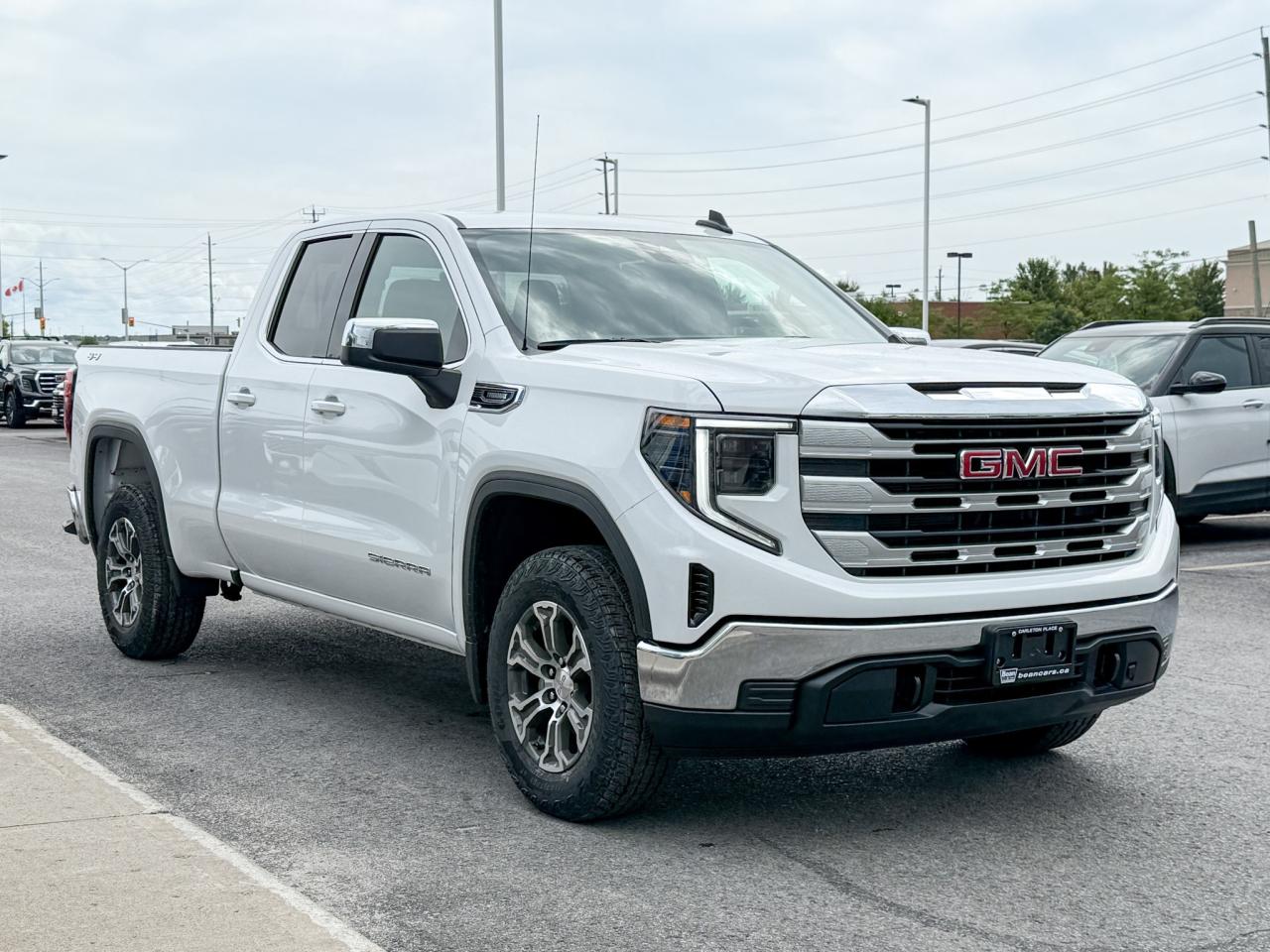 2026 GMC Sierra 1500 SLE 2.7L 4CYL WITH REMOTE START/ENTRY, HEATED SEATS, HEATED STEERING WHEEL, CRUISE CONTROL, HD REAR VISION CAMERA, APPLE CARPLAY AND ANDROID AUTO Photo