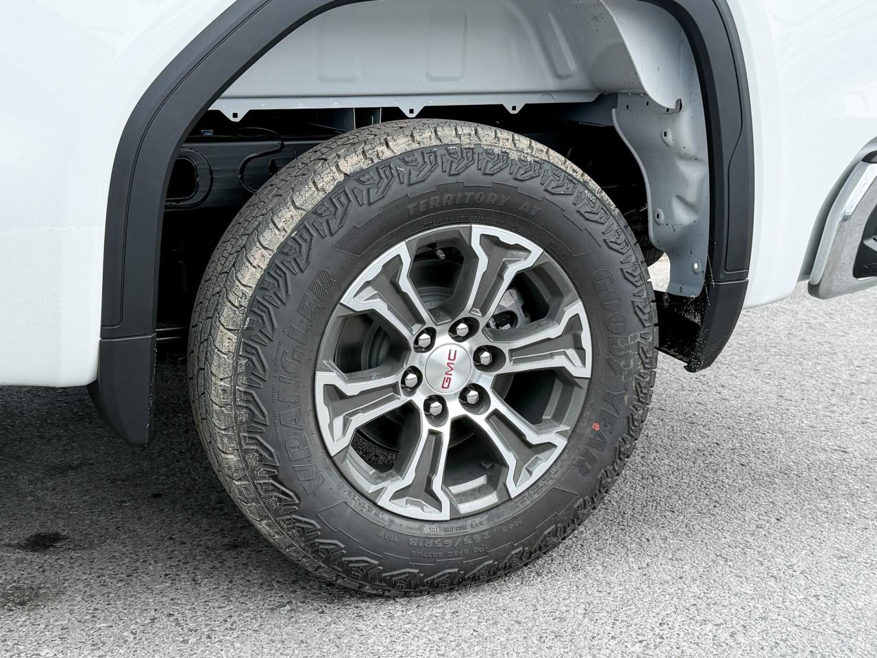 2026 GMC Sierra 1500 SLE 2.7L 4CYL WITH REMOTE START/ENTRY, HEATED SEATS, HEATED STEERING WHEEL, CRUISE CONTROL, HD REAR VISION CAMERA, APPLE CARPLAY AND ANDROID AUTO Photo