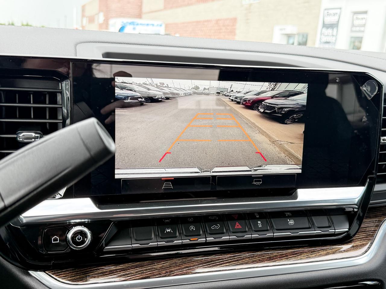 2026 GMC Sierra 1500 SLE 2.7L 4CYL WITH REMOTE START/ENTRY, HEATED SEATS, HEATED STEERING WHEEL, CRUISE CONTROL, HD REAR VISION CAMERA, APPLE CARPLAY AND ANDROID AUTO Photo