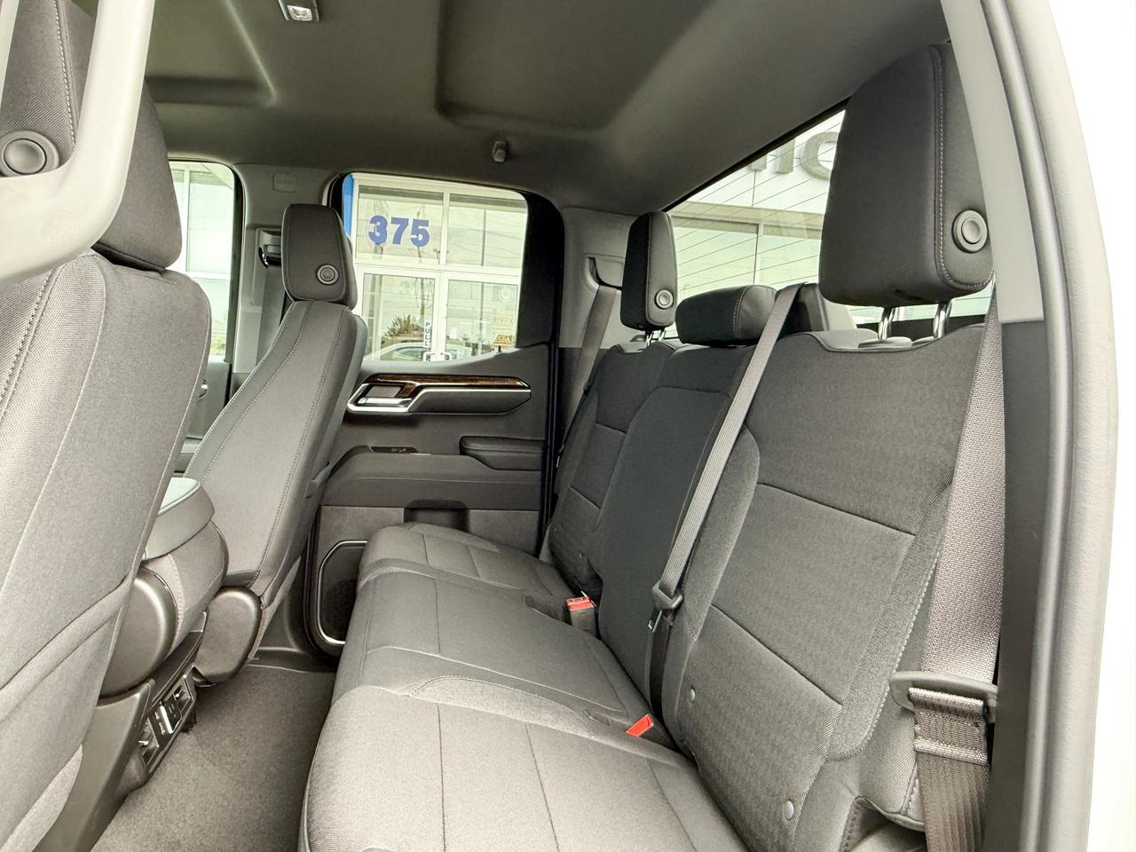 2026 GMC Sierra 1500 SLE 2.7L 4CYL WITH REMOTE START/ENTRY, HEATED SEATS, HEATED STEERING WHEEL, CRUISE CONTROL, HD REAR VISION CAMERA, APPLE CARPLAY AND ANDROID AUTO Photo