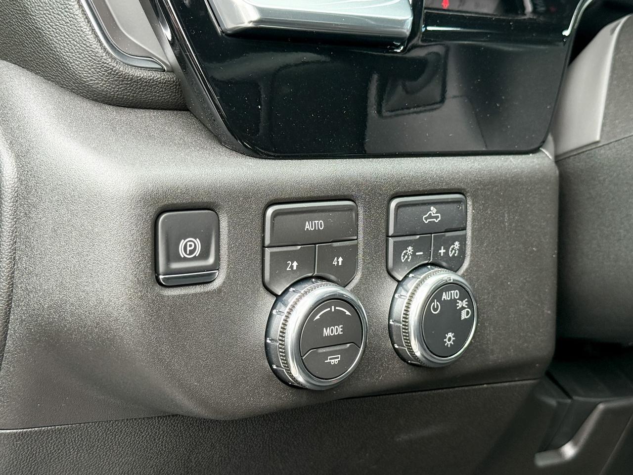 2026 GMC Sierra 1500 SLE 2.7L 4CYL WITH REMOTE START/ENTRY, HEATED SEATS, HEATED STEERING WHEEL, CRUISE CONTROL, HD REAR VISION CAMERA, APPLE CARPLAY AND ANDROID AUTO Photo