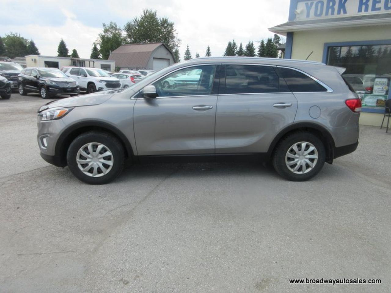 2018 Kia Sorento FUEL EFFICIENT GDI-LX-EDITION 5 PASSENGER 2.4L - DOHC.. HEATED SEATS.. TOUCH SCREEN DISPLAY.. BACK-UP CAMERA.. BLUETOOTH SYSTEM.. KEYLESS ENTRY.. Photo2