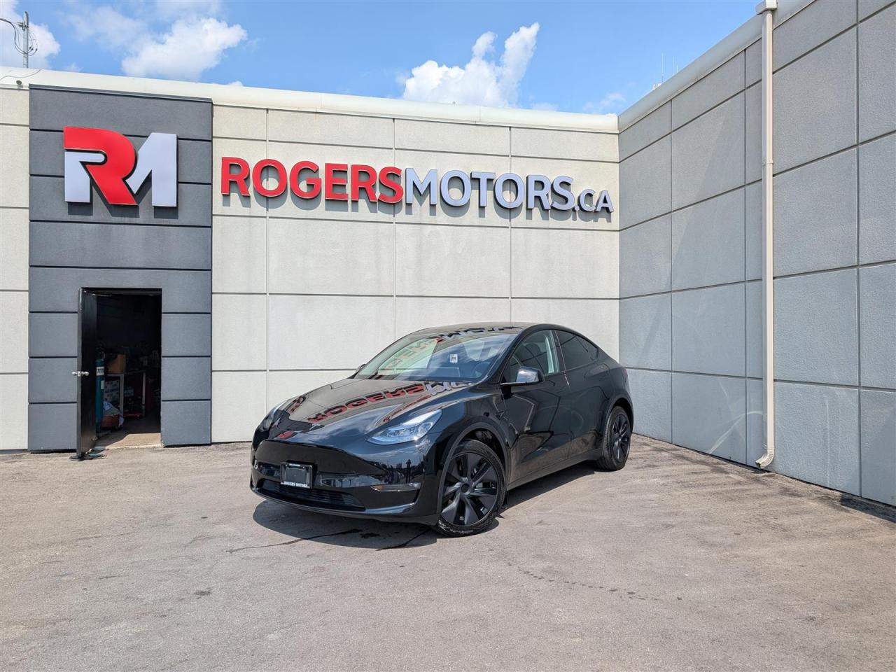 Used 2025 Tesla Model Y LONG RANGE AWD - DUAL MOTOR for sale in Oakville, ON